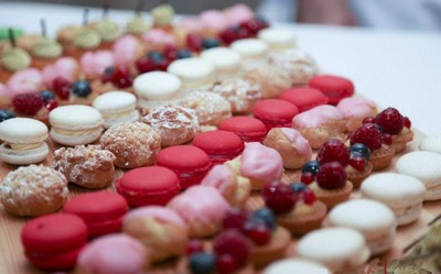 Buffet di piccola pasticceria